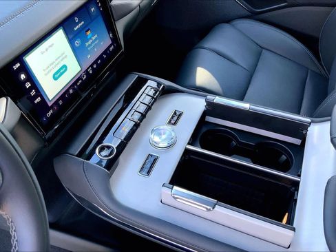 New 2025 Lincoln Navigator Reserve w/ Jet Appearance Package AWD/4WD image 7
