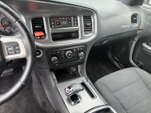 Used 2013 Dodge Charger SE w/ Connectivity Group RWD image 31