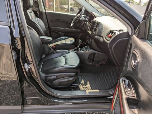 Used 2018 Jeep Compass Trailhawk w/ Leather Interior Group AWD/4WD image 14