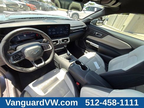 Used 2025 Ford Mustang GT Premium RWD image 23