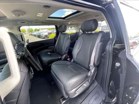 Used 2026 Kia Carnival SX Prestige FWD image 29