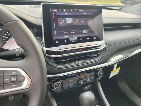 New 2026 Jeep Compass Latitude image 24