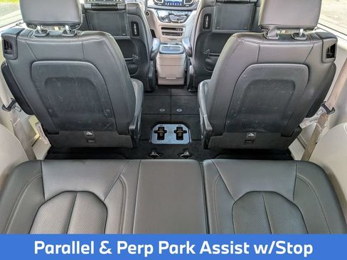 Used 2017 Chrysler Pacifica Touring-L Plus w/ Advanced Safetytec Group FWD image 37