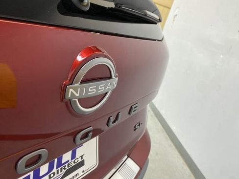 Used 2025 Nissan Rogue SL image 16