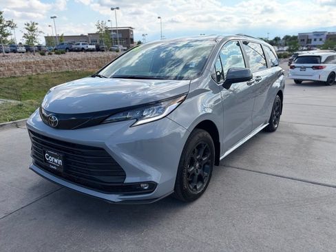 Used 2026 Toyota Sienna XLE Woodland Edition AWD/4WD image 5