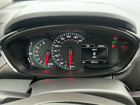 Used 2022 Chevrolet Trax LT w/ Midnight Edition image 20