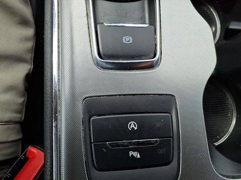 Used 2024 Ford Edge Titanium image 25