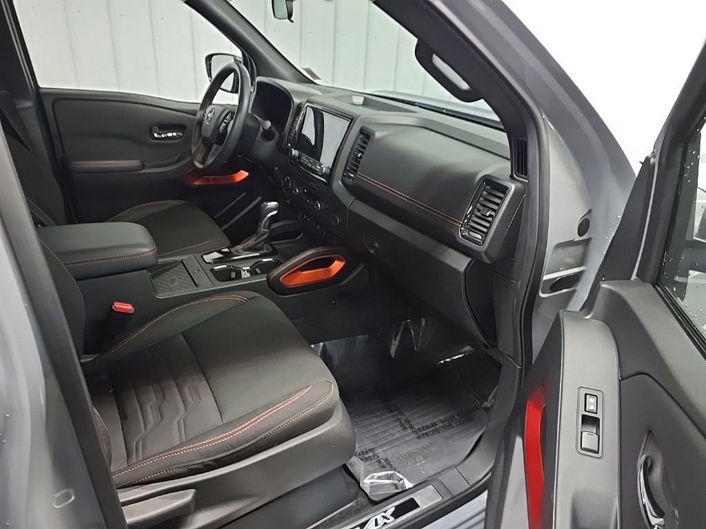Used 2023 Nissan Frontier PRO-4X w/ Pro Convenience Package AWD/4WD image 16