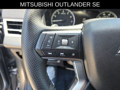 Used 2024 Mitsubishi Outlander SE Black Edition FWD image 31