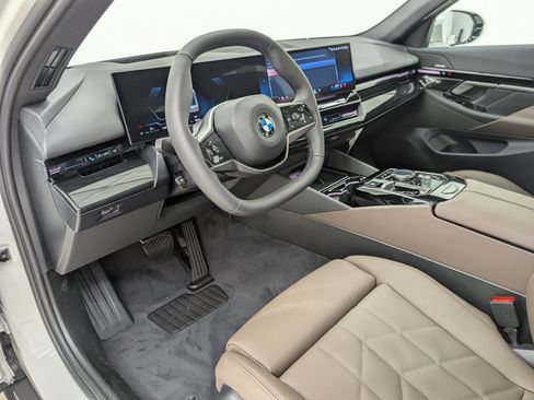 New 2026 BMW 530i w/ Premium Package RWD image 4