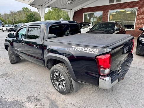 Used 2019 Toyota Tacoma TRD Off-Road AWD/4WD image 3