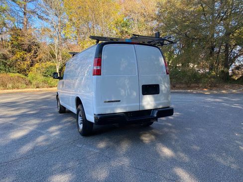 Used 2020 Chevrolet Express 2500 w/ Driver Convenience Package image 7
