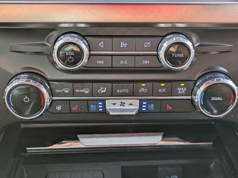 Used 2024 Ford F250 King Ranch w/ Chrome Package image 28