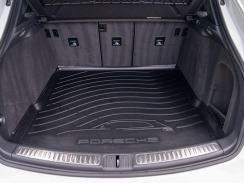 Used 2020 Porsche Macan AWD/4WD image 28