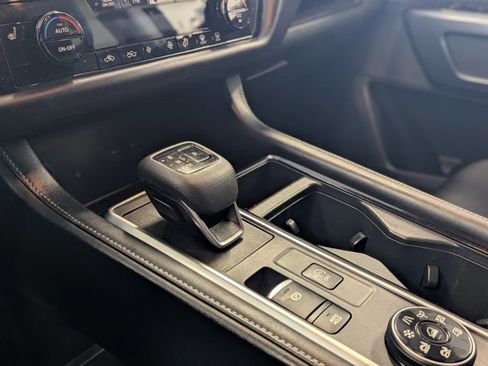 Certified 2024 Nissan Pathfinder SL w/ SL Premium Package image 21