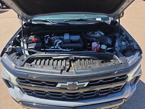 Used 2024 Chevrolet Silverado 1500 LT Trail Boss w/ LT Trail Boss Premium Package AWD/4WD image 23