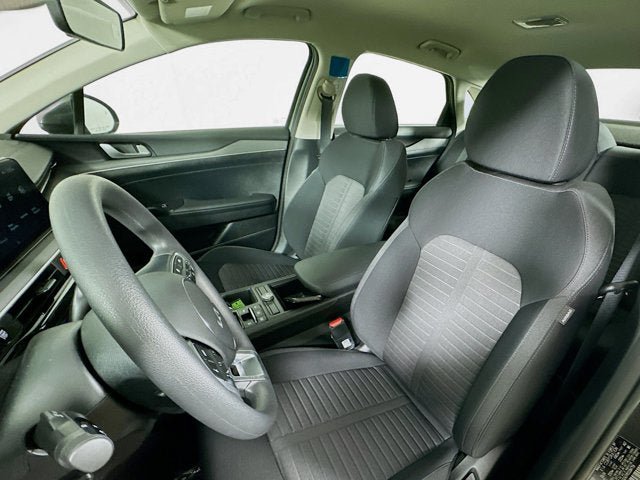 New 2025 Kia K5 LXS FWD image 22