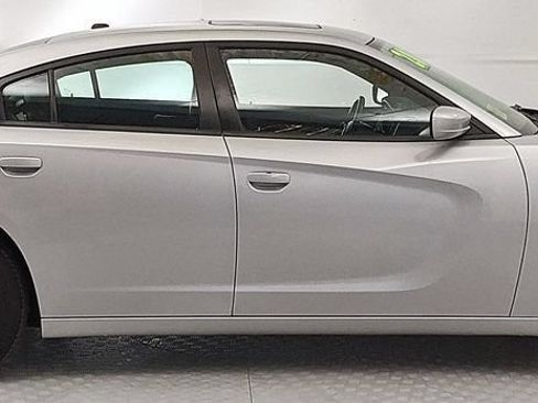 Used 2020 Dodge Charger SXT w/ Leather Interior Group RWD image 2