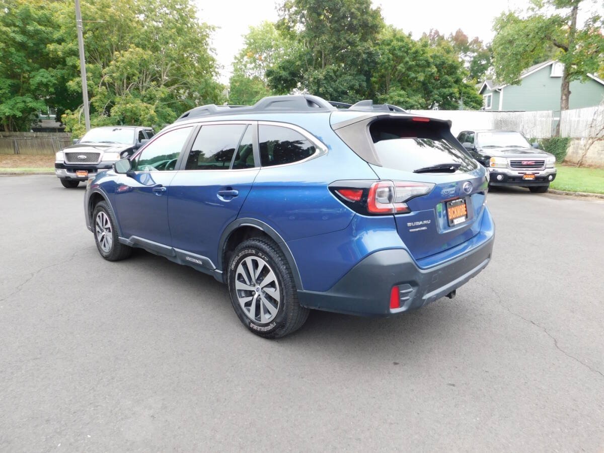 Used 2022 Subaru Outback Premium AWD/4WD image 3