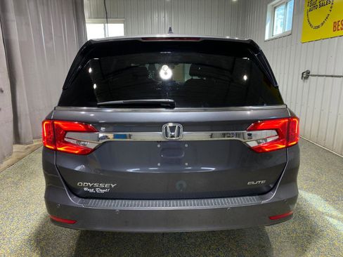 Used 2018 Honda Odyssey Elite image 3