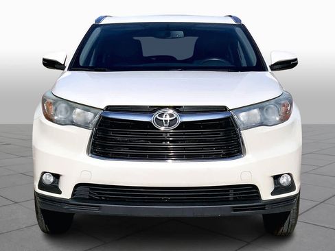 Used 2016 Toyota Highlander XLE image 3