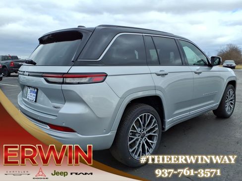 New 2026 Jeep Grand Cherokee Summit image 5