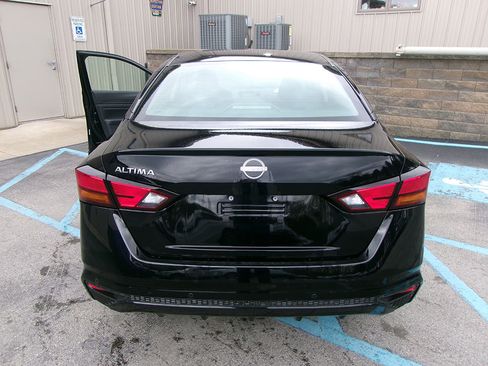 Used 2024 Nissan Altima 2.5 S FWD image 4