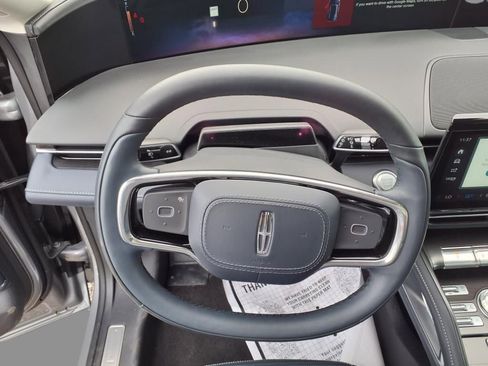 New 2025 Lincoln Nautilus Reserve image 19