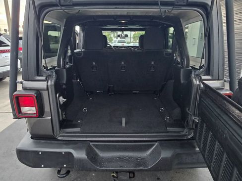 Used 2018 Jeep Wrangler Unlimited Sport w/ Technology Group AWD/4WD image 20