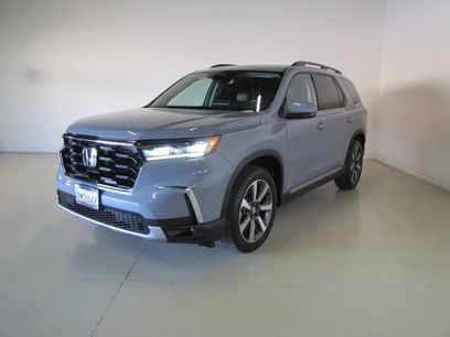 Certified 2025 Honda Pilot Touring