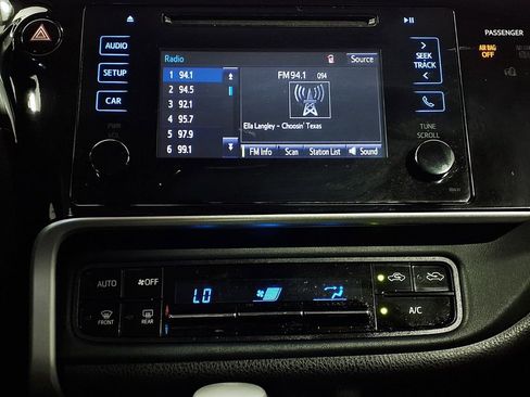 Used 2017 Toyota Corolla LE FWD image 22