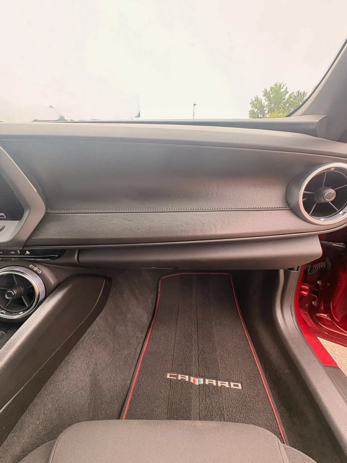 Used 2018 Chevrolet Camaro SS RWD image 32