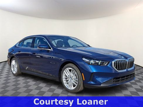 Used 2025 BMW 530i xDrive w/ Premium Package image 1