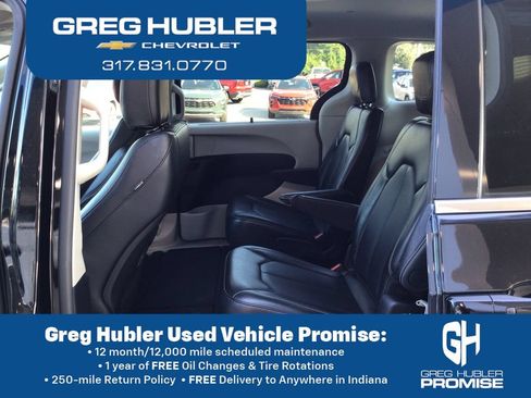 Used 2024 Chrysler Pacifica Touring-L FWD image 31