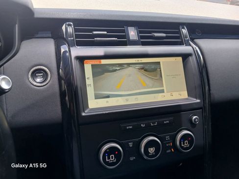 Used 2020 Land Rover Discovery SE AWD/4WD image 32