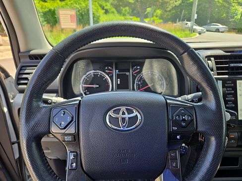 Used 2024 Toyota 4Runner TRD Off-Road Premium w/ Moonroof Package AWD/4WD image 20