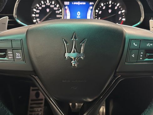 Used 2015 Maserati Quattroporte GTS RWD image 16