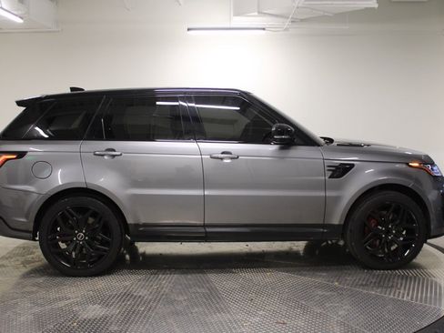 Used 2021 Land Rover Range Rover Sport SVR image 8