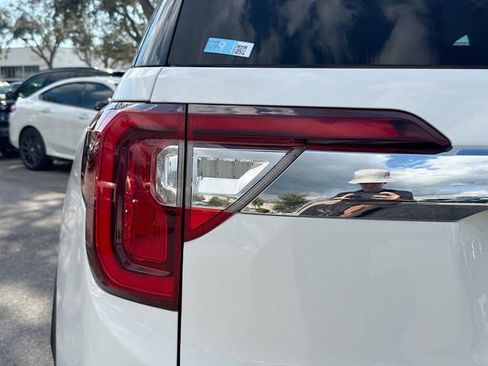 Used 2021 GMC Acadia SLT w/ Technology Package image 11