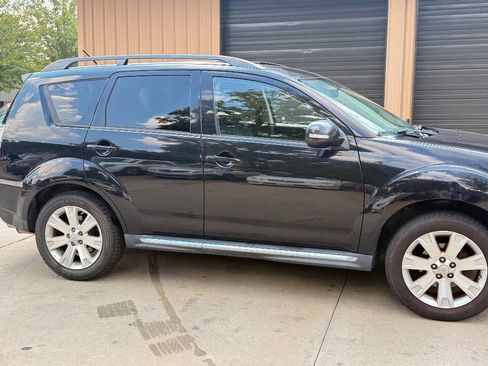 Used 2013 Mitsubishi Outlander SE image 20