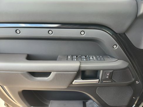 Certified 2025 Land Rover Defender 110 S image 22