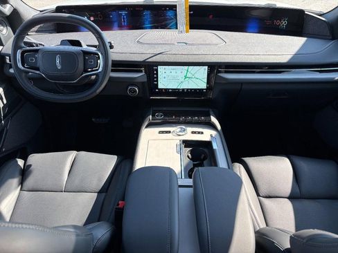 New 2026 Lincoln Navigator Reserve AWD/4WD image 12
