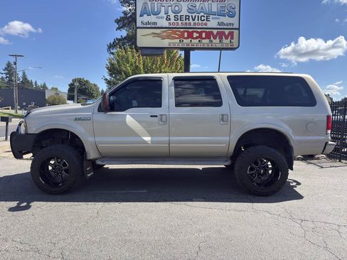 Used 2005 Ford Excursion Limited AWD/4WD image 3