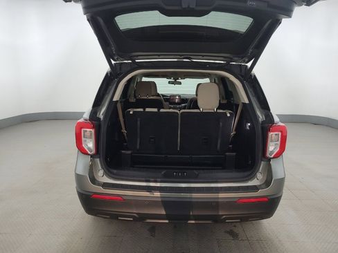Used 2020 Ford Explorer XLT AWD/4WD image 29