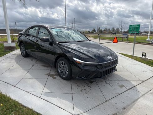 New 2026 Hyundai Elantra Blue FWD image 7