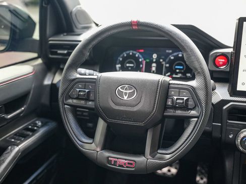Used 2025 Toyota Tacoma TRD Pro AWD/4WD image 17