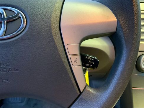 Used 2010 Toyota Camry LE FWD image 23