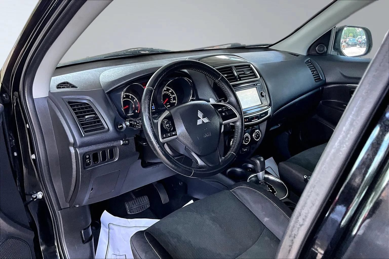 Used 2015 Mitsubishi Outlander Sport SE FWD image 14