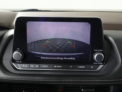 Used 2023 Nissan Rogue SV image 38