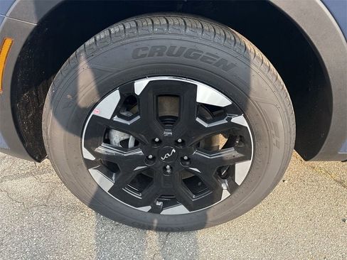 New 2025 Kia Sorento S image 8